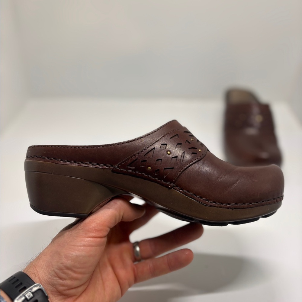 Dansko Tooled Leather Clogs Women's 38 US 7.5 8 Brown Walnut Cutout Mule Comfort - Picture 13 of 14